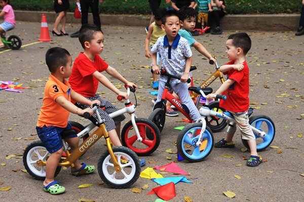 xe đạp cân bằng trẻ em